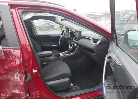 2021 Toyota Rav4 Le z USA, uszkodzony, nr VIN 2T3G1RFV9MW239891